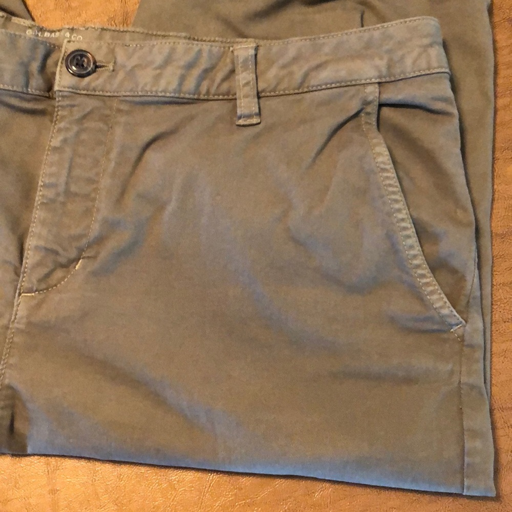 G.H. Bass & Co. Green Gray Flat Front Khaki Pants